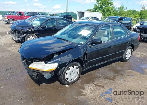 1998 Honda Accord Lx z USA, uszkodzony, nr VIN 1HGCG5646WA010729